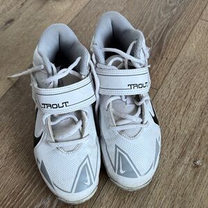 Nike Kids White and Gray Cleats